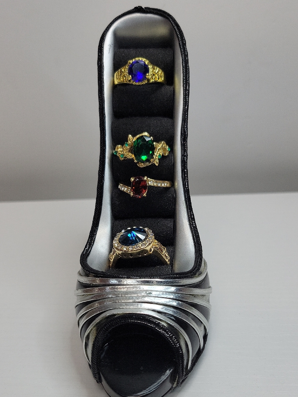 Beautiful Shoe Ring Holder With Sz8 Rings